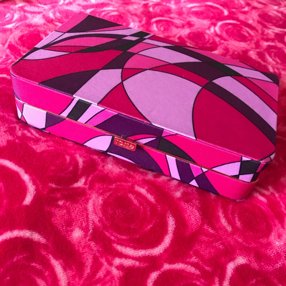 Limited-edition PRO custom magnetic palette